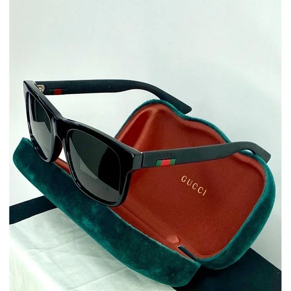 Gucci GG Black Frame Grey Lens Sunglasses w/ Case Italy 532014 display picture 2